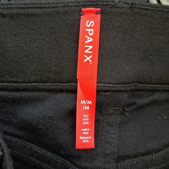 New SPANX Step Hem Kick Flare Jeans Size Medium Clean Black - Picture 5 of 10